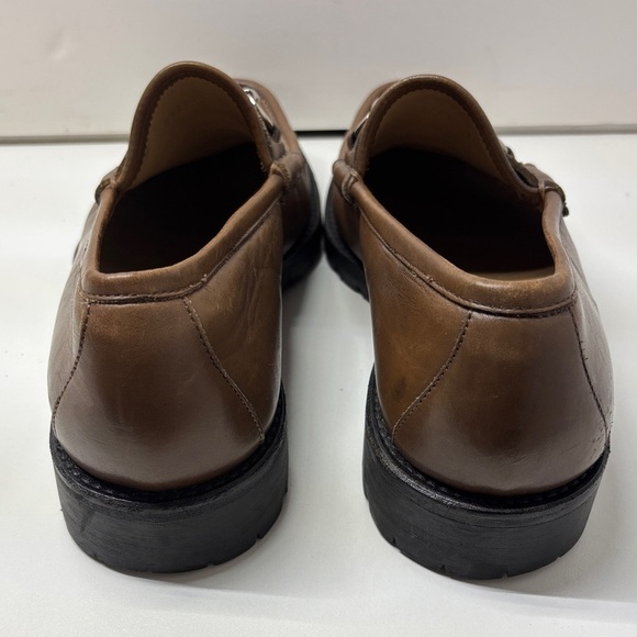 Gucci Tan Leather Loafers with Silver Detailing - Picture 3 of 15
